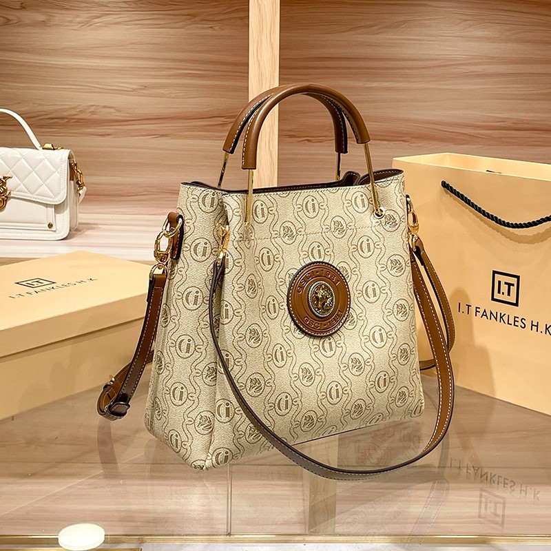 Bolso de mano ligero de marca  - Women'S Accessories Handbags reseña y precio